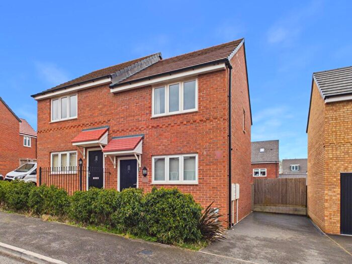 2 Bedroom Semi-Detached House For Sale In Poole Avenue, Gedling, Nottingham, NG4