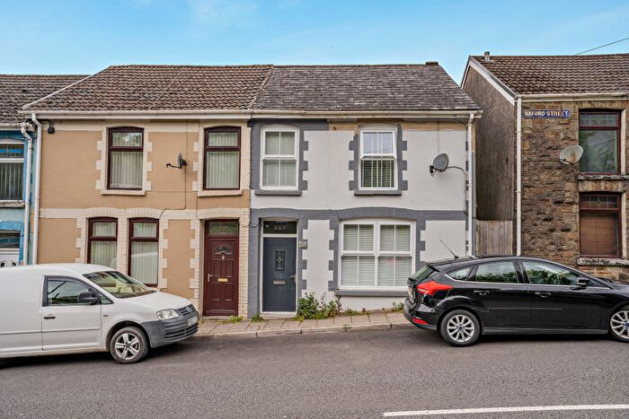 3 Bedroom End Of Terrace House For Sale In Oxford Street, Pontycymer, Bridgend, CF32