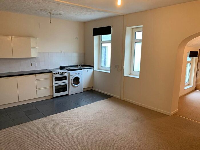 2 Bedroom Flat To Rent In Mansel Street, Carmarthen, Carmarthenshire, SA31