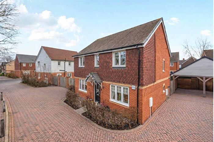 4 Bedroom Detached House For Sale In Blenheim Place, Headcorn, TN27