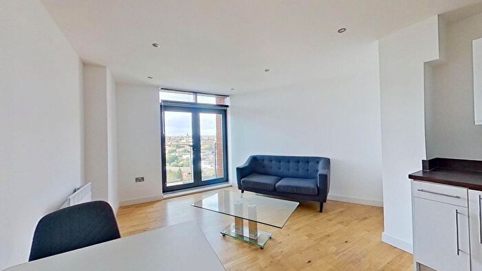 2 Bedroom Flat To Rent In Gotts Road, Leeds, LS12