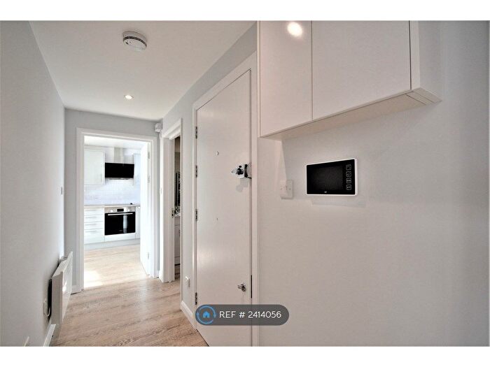 2 Bedroom Flat To Rent In Waldo Works, London, NW10