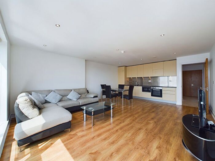 2 Bedroom Flat To Rent In William Jessop Way, City Centre, Liverpool, L3