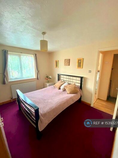 1 Bedroom Semi-Detached House To Rent In Farmbrook, Luton, LU2 - Photo 2