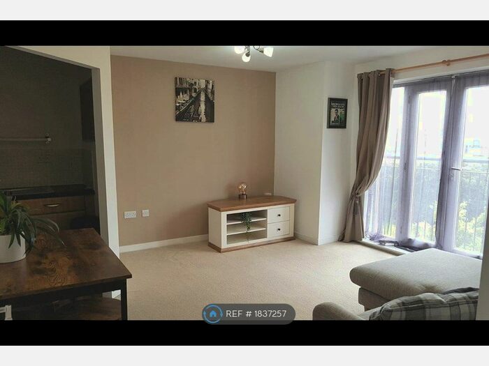 2 Bedroom Flat To Rent In Waggon Road, Leeds, LS10