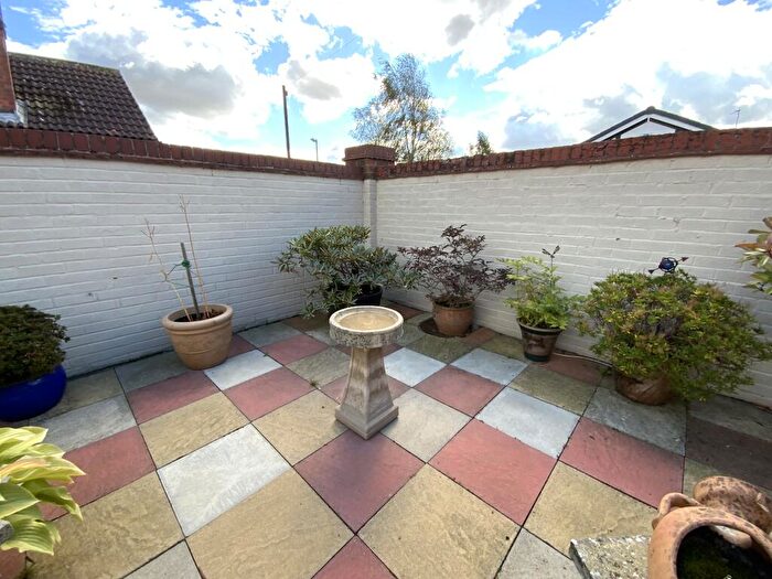 3 Bedroom Bungalow For Sale In Garbutt Close, Preston, Hull, HU12