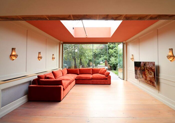 3 Bedroom Terraced House For Sale In Twitten Way, Worthing, BN14