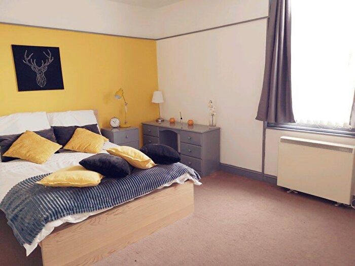 1 Bedroom House To Rent In Beechwood View, Leeds, LS4