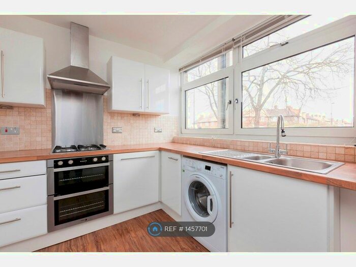 2 Bedroom Maisonette To Rent In Berkshire House, London, SE6