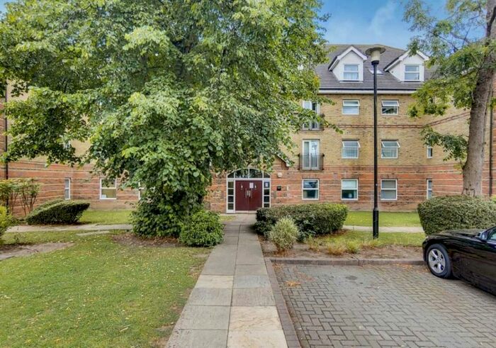 2 Bedroom Flat To Rent In Wilshaw Close, London, NW4