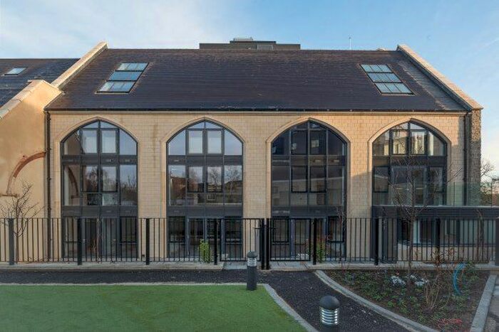 2 Bedroom Property To Rent In High Street, Brentford, TW8