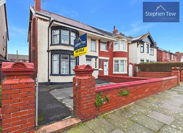 3 Bedroom Semi Detached House For Sale In Bournemouth Road, Blackpool, FY4
