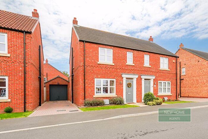 3 Bedroom Semi-Detached House For Sale In The Hedgerows, Eggborough, Goole, DN14