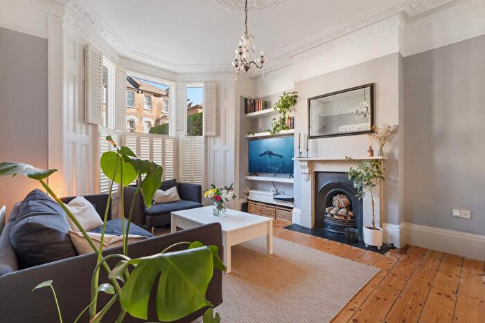 1 Bedroom Flat For Sale In Lancaster Road, N4