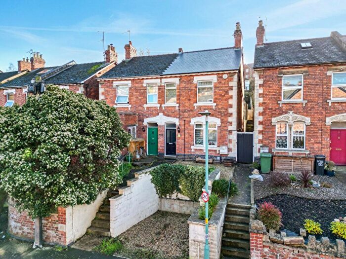 2 Bedroom Semi Detached House For Sale In Lansdown, Stroud, GL5