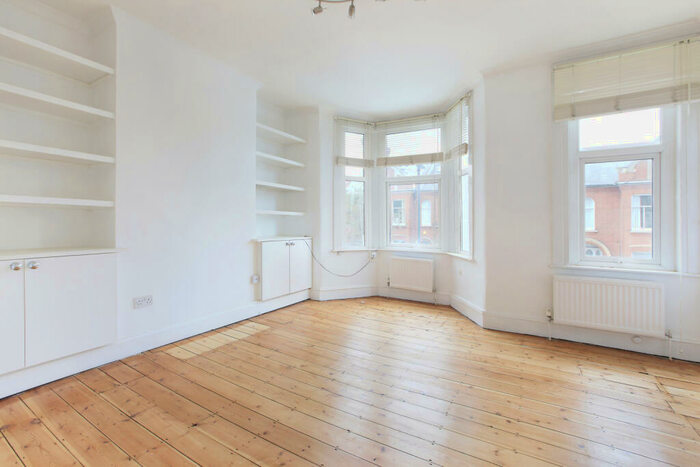 3 Bedroom Maisonette To Rent In Cambray Road, Balham, SW12