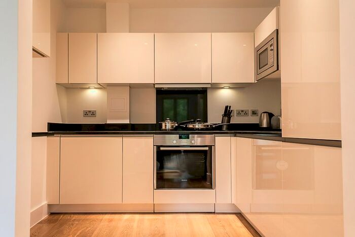 1 Bedroom Flat To Rent In Bonchurch Road, Portobello Square, Ladbroke Grove, W10