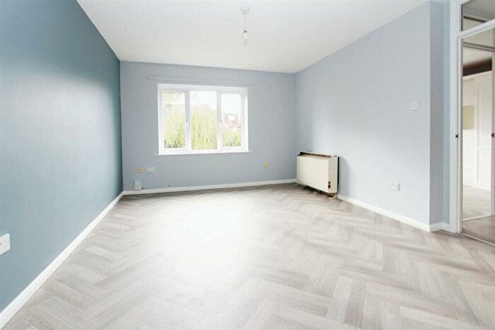 1 Bedroom Apartment For Sale In River View, Gillingham, ME8
