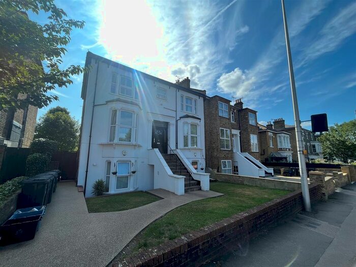 1 Bedroom Flat To Rent In Hermon Hill, Wanstead, London, E11