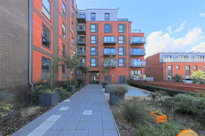 1 Bedroom Flat To Rent In Goldstone Lane, Hove, BN3