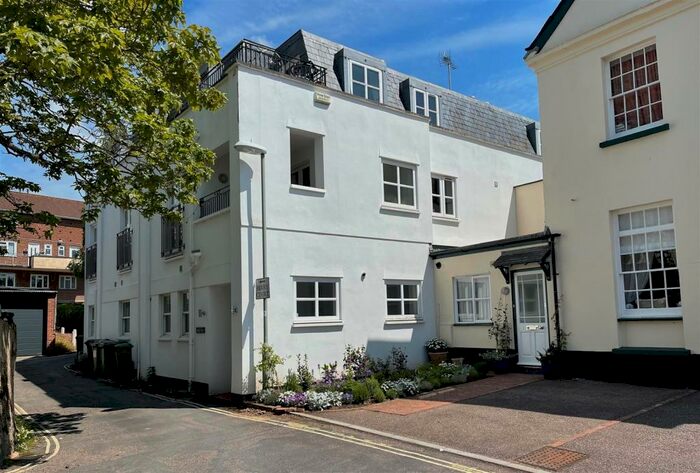 2 Bedroom Apartment To Rent In St Leonards, Exeter, EX2