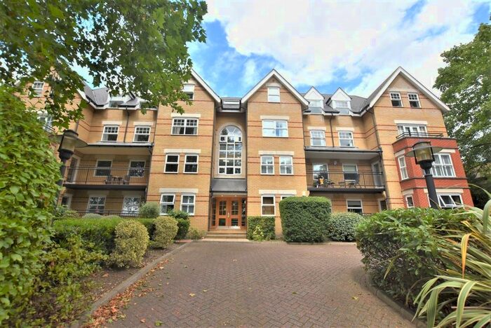 3 Bedroom Flat To Rent In The Avenue, Beckenham BR3