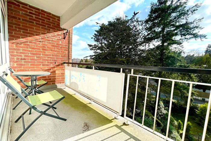1 Bedroom Flat For Sale In Westbourne, BH4