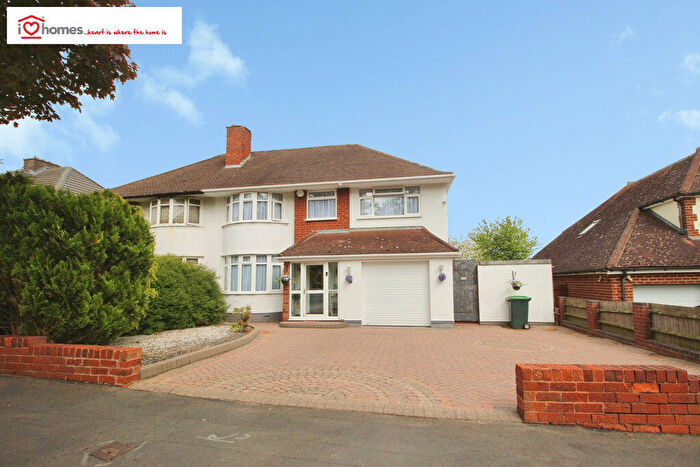4 Bedroom Semi-Detached House For Sale In George Road, Birmingham, B43