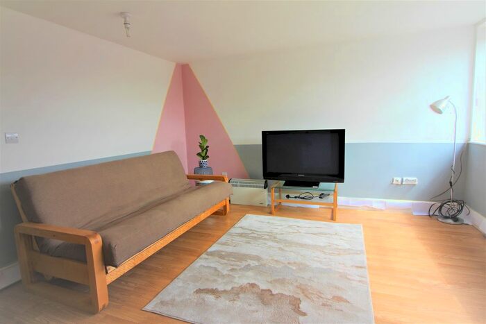 1 Bedroom Flat To Rent In Eaton Close, Fishponds, Bristol, BS16