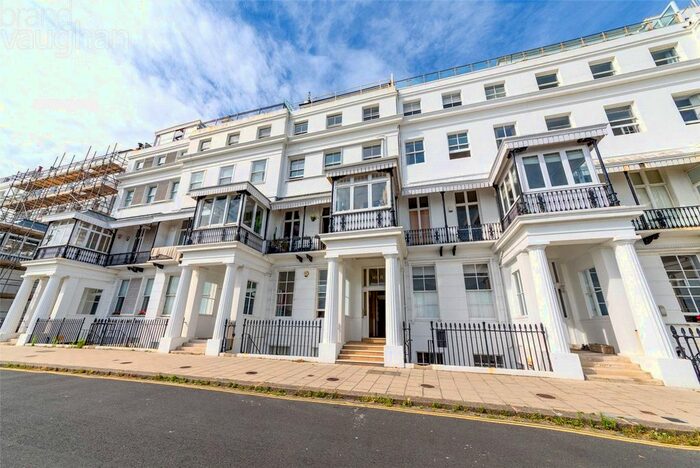3 Bedroom Flat To Rent In Chichester Terrace, Brighton, East Sussex, BN2