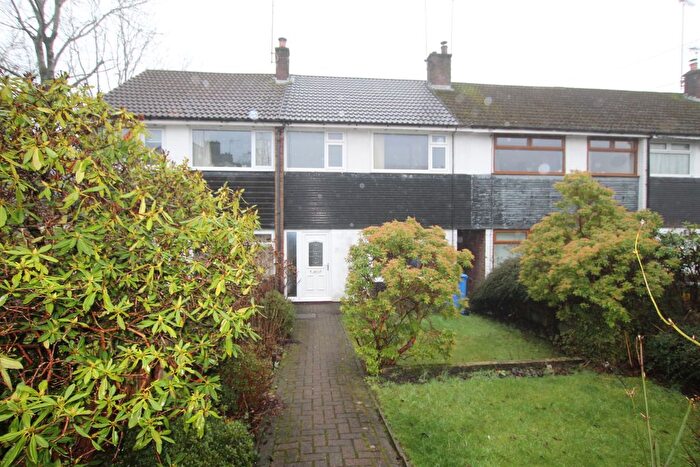 3 Bedroom Town House To Rent In Shepherd Street, Norden, Rochdale, OL11