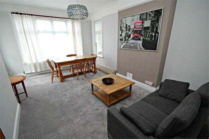 2 Bedroom Flat To Rent In Thorverton Road, Cricklewood, NW2