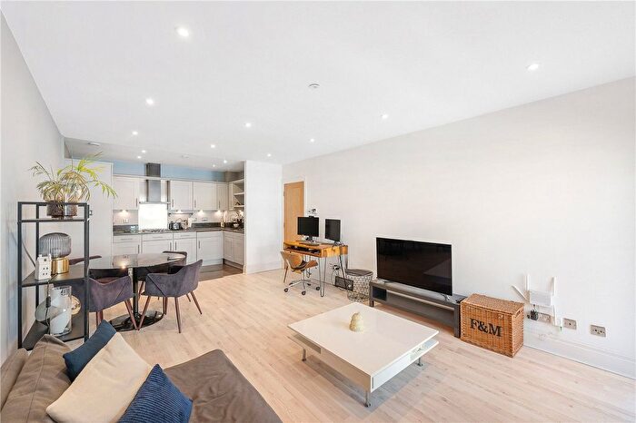 2 Bedroom Flat For Sale In Beckford Close, Warwick Road, London, W14