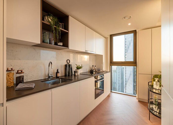 2 Bedroom Apartment For Sale In One Thames Quay, Canary Wharf, E14
