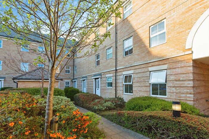 2 Bedroom Flat For Sale In Stanbridge Road, Leighton Buzzard, LU7