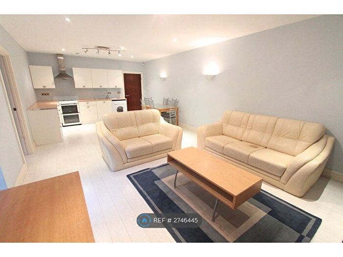 1 Bedroom Flat To Rent In Shire Lane, Chorleywood, Rickmansworth, WD3