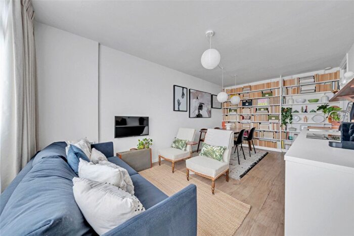 1 Bedroom Flat For Sale In Romney Court, Haverstock Hill, London, NW3