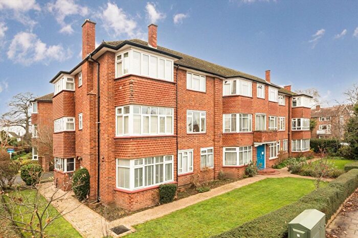 3 Bedroom Flat For Sale In Ewell Road, Surbiton, KT6