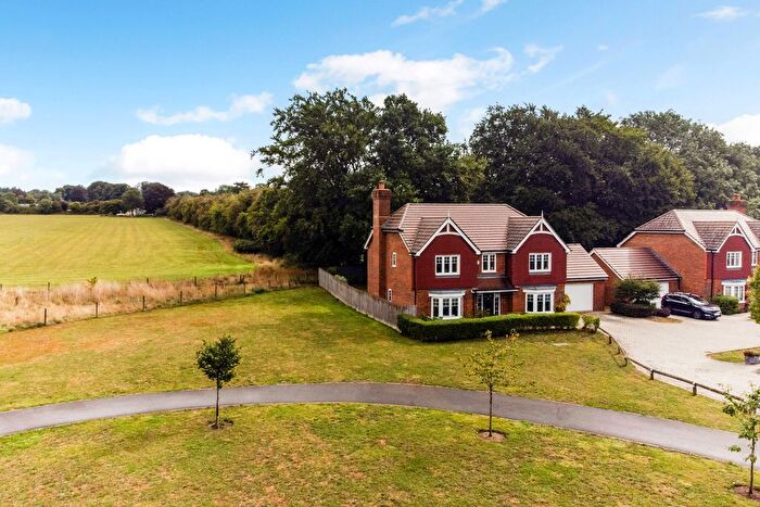 5 Bedroom Detached House For Sale In Wadebridge Rise, Medstead, GU34