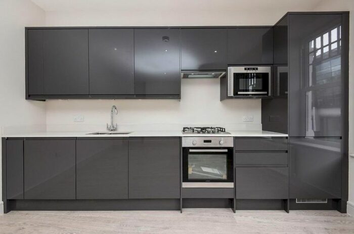 2 Bedroom Flat To Rent In Tooting High Street, London, SW17