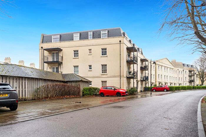 1 Bedroom Apartment To Rent In Mount Wise Crescent, Plymouth, PL1