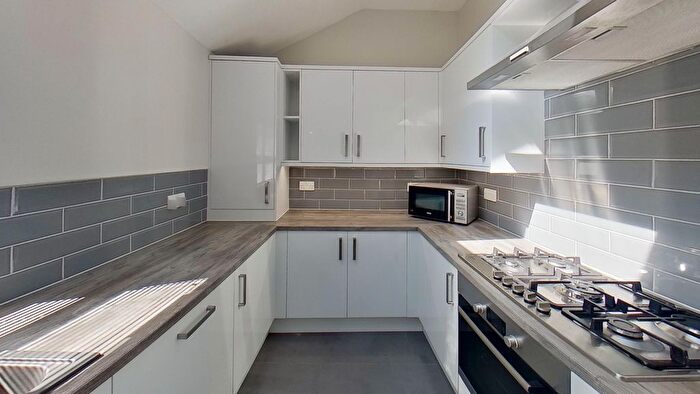 6 Bedroom Terraced House To Rent In Douglas Road, Nottingham, NG7