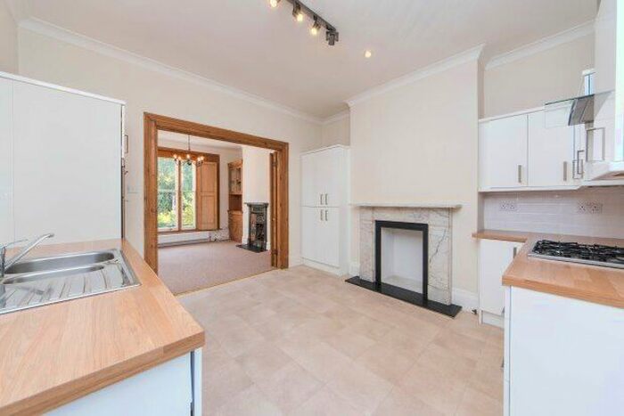 1 Bedroom Property To Rent In Oxford Road North, Chiswick, W4