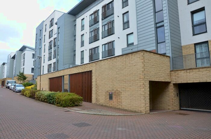 2 Bedroom Flat To Rent In Kimmerghame View, Edinburgh, EH4