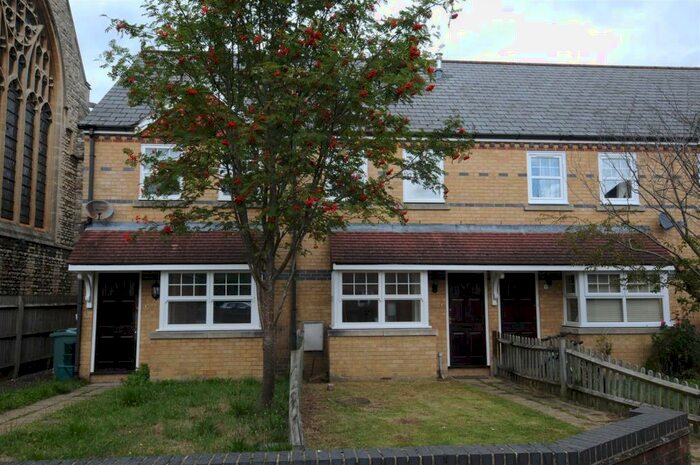 4 Bedroom House To Rent In Hodges Court, OX1