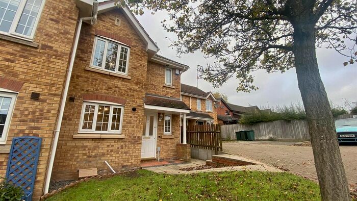 3 Bedroom Semi-Detached House To Rent In Meadowcroft Close, Coventry, CV4