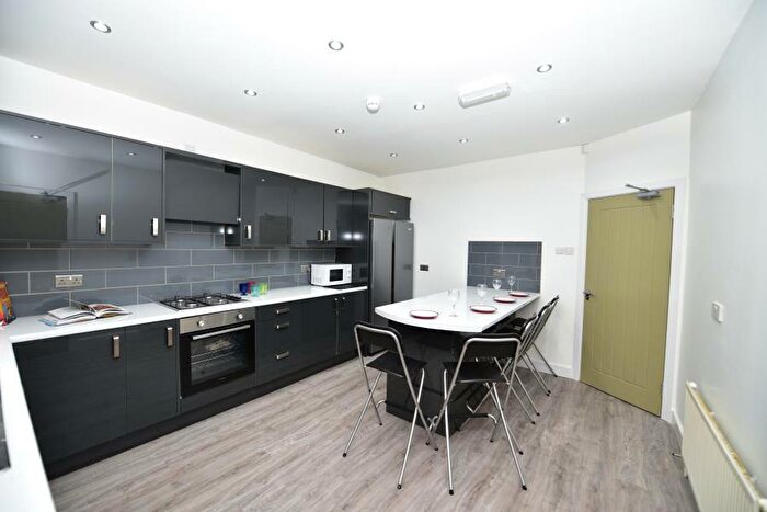 5 Bedroom Terraced House To Rent In Hessle Terrace, Hyde Park, Leeds, LS6