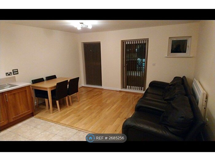 2 Bedroom Flat To Rent In Carmichael Avenue, Greenhithe, DA9