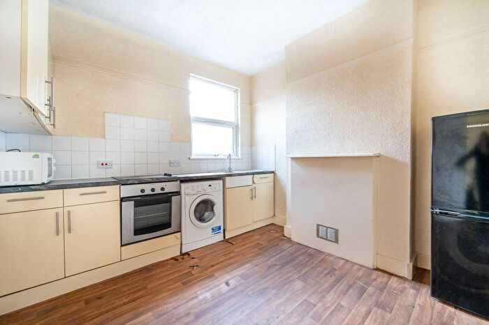 1 Bedroom Flat To Rent In Plaistow, Plaistow, London, E13