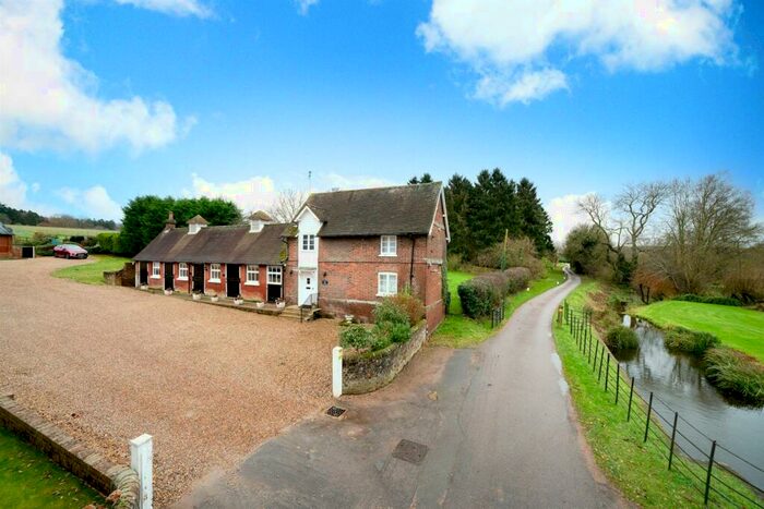 3 Bedroom Detached House For Sale In Redbourn Road, St. Albans, AL3